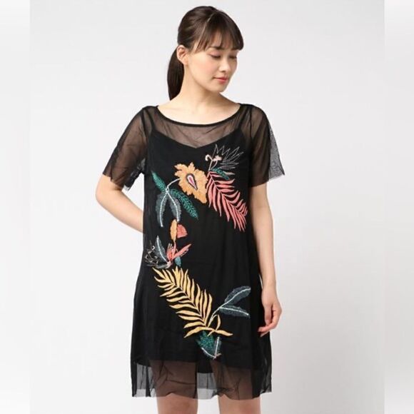 GUESS Floral Embroidered Jimena Tropic Mesh Dress - Picture 2 of 11